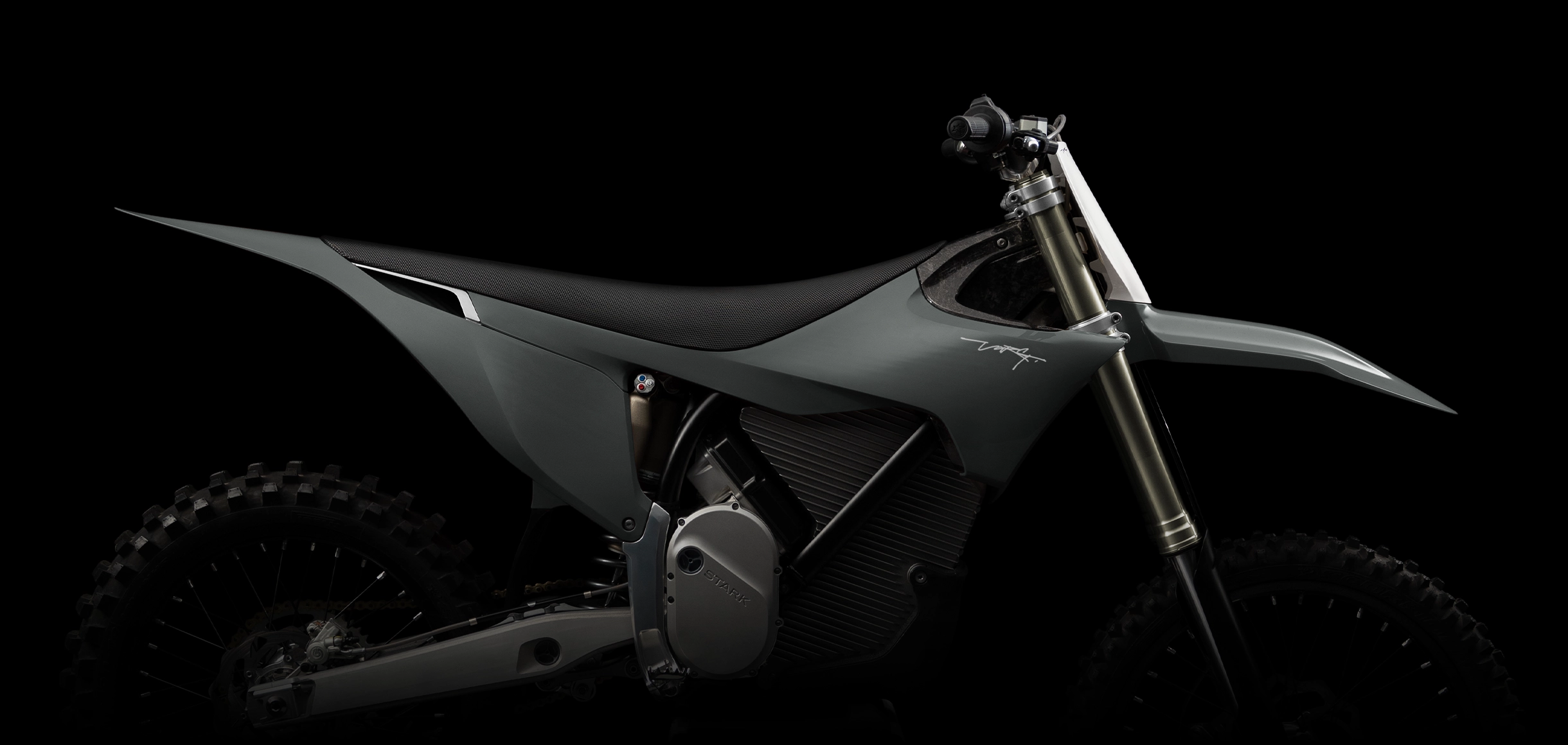 Stark Varg MX 18" 80HP lesná sivá