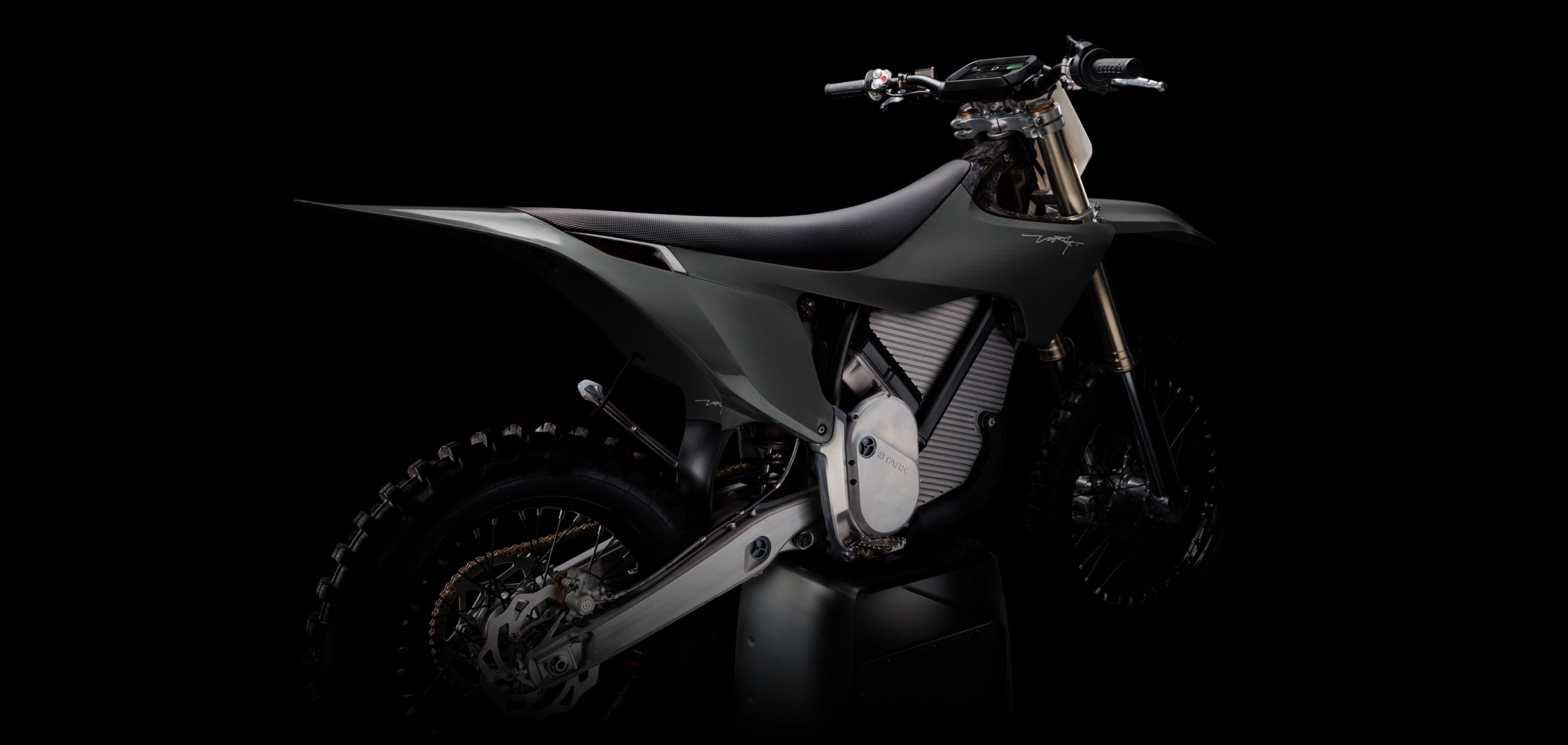 Stark Varg MX 18" 80HP lesná sivá