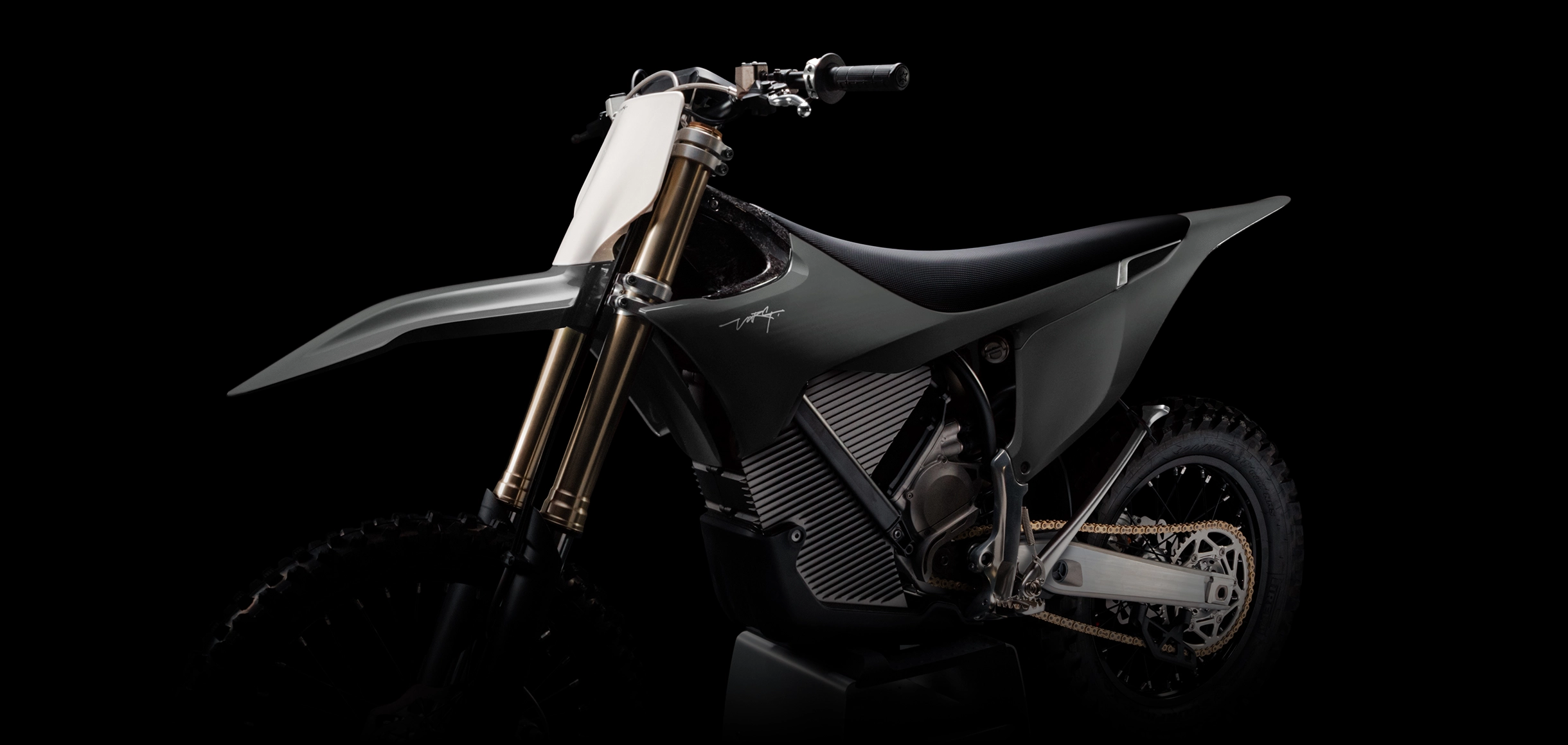 Stark Varg MX 18" 80HP lesná sivá