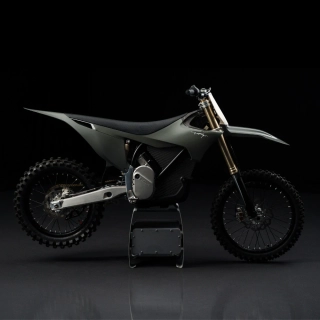 Stark Varg MX 18" 80HP lesná sivá